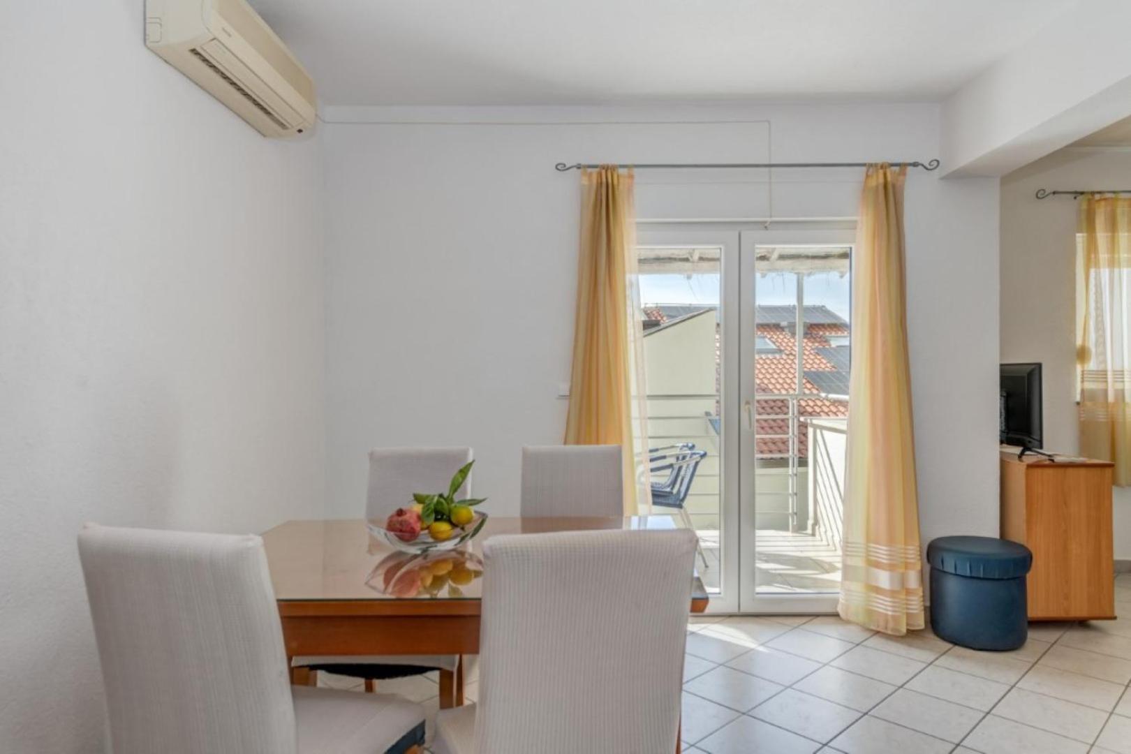Ruza&Nikolina "1" Apartmani - Baška Voda Buitenkant foto