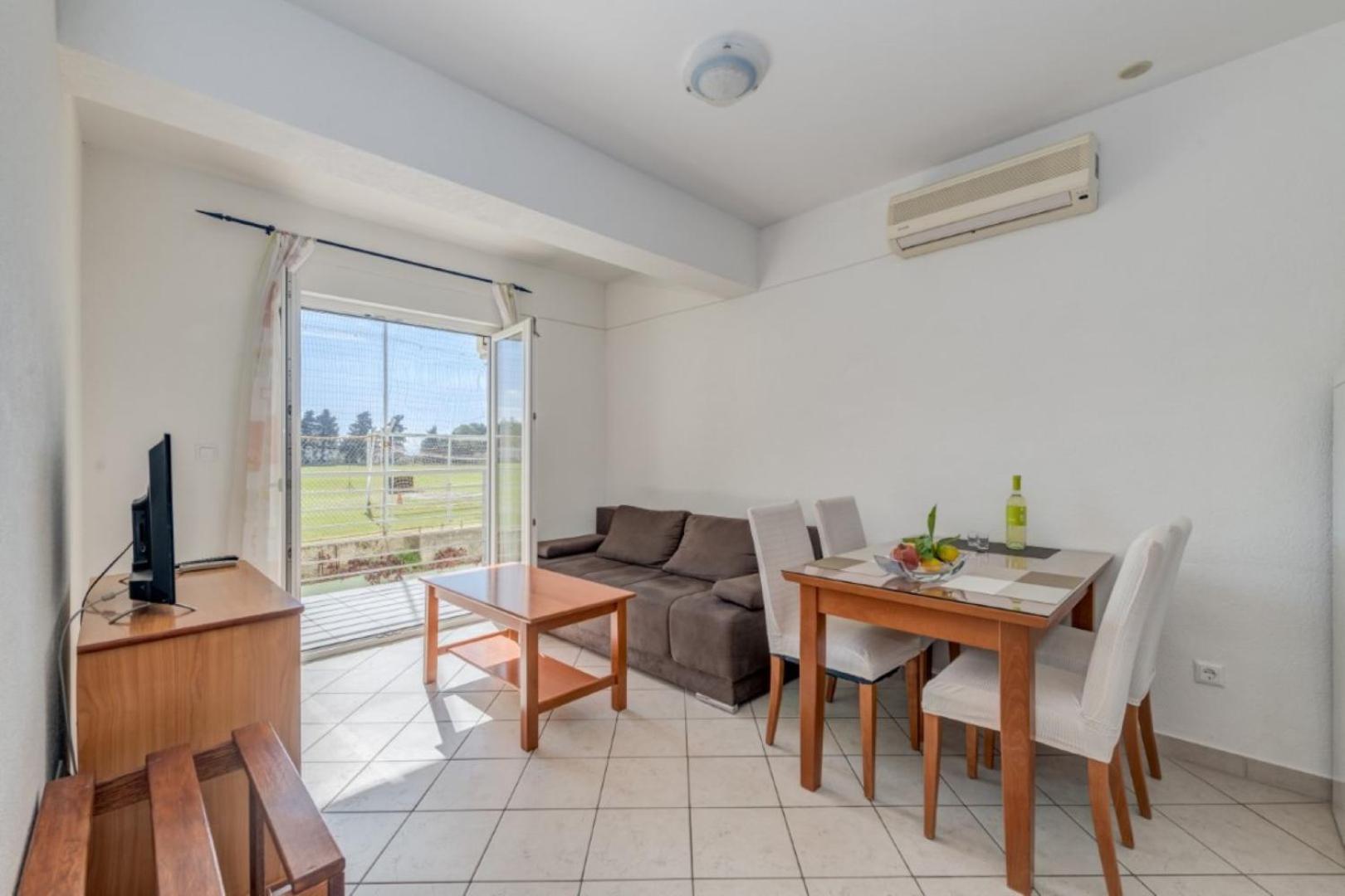 Ruza&Nikolina "1" Apartmani - Baška Voda Buitenkant foto